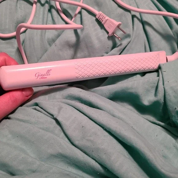 Ginalli Hair Straightener, BWT B54T. NEW-NEVER USED Ginalli Milano | Accessories | Ginalli Hair Straightener Bwt  main image 3